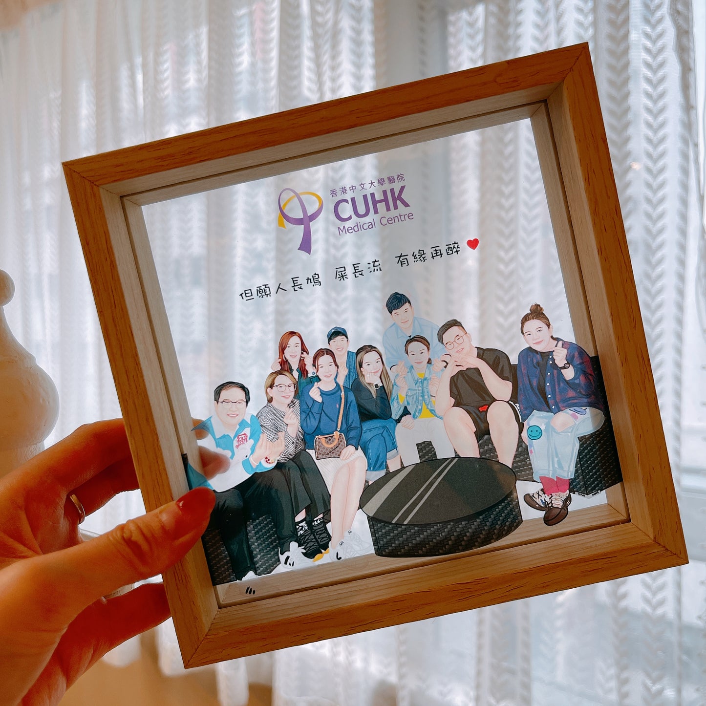 榮休/FAREWELL 寫實風勾畫五官 人像畫透明木框